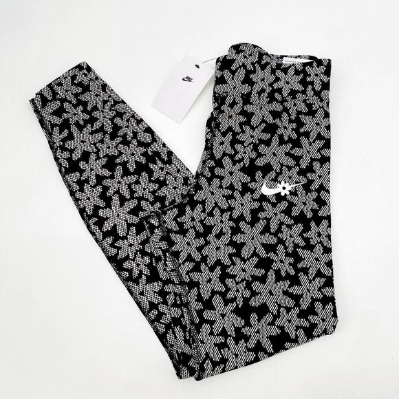 Nike Black Floral High Rise Leggings - Picture 5 of 8
